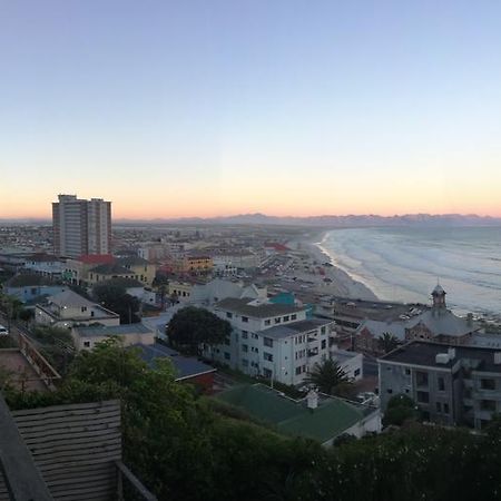 Seaview Apartment In Muizenberg Exteriör bild