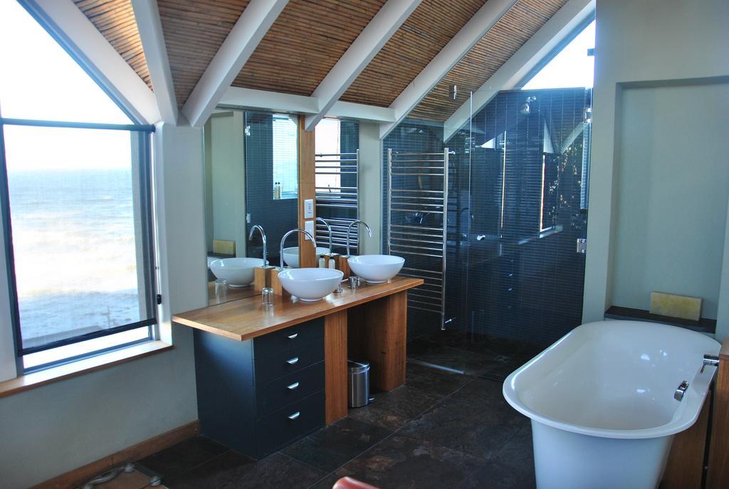 Seaview Apartment In Muizenberg Exteriör bild